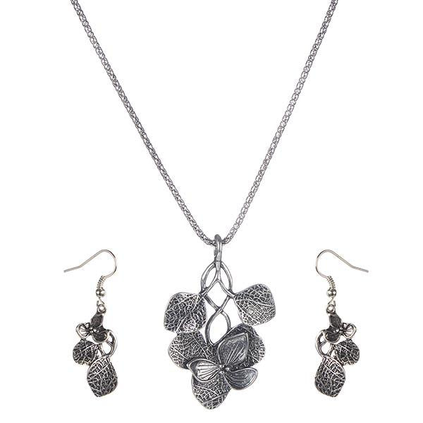 Kriaa Black Oxidised Plated Chain Pendant Set - 1202520