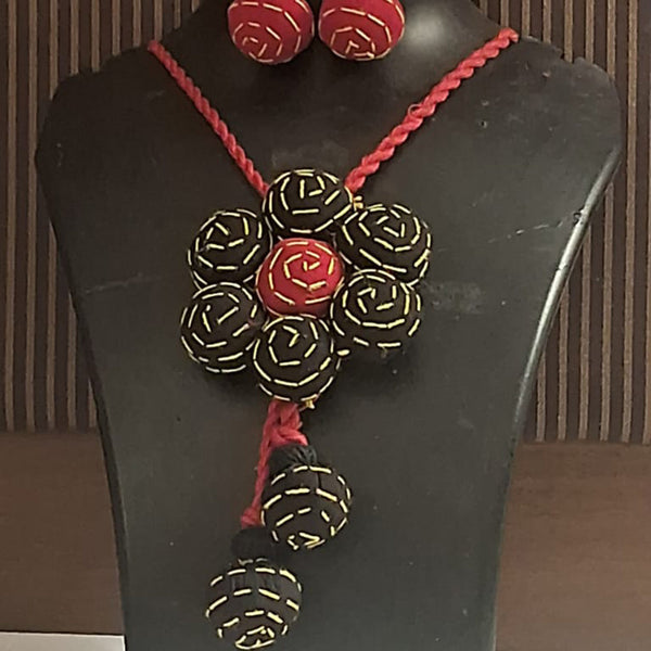 Avanis Handmade Long Necklace