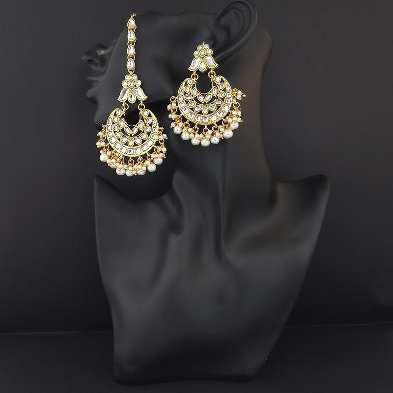 Kriaa Gold Plated White Beads And Kundan Earrings With Maang Tikka - 1309532