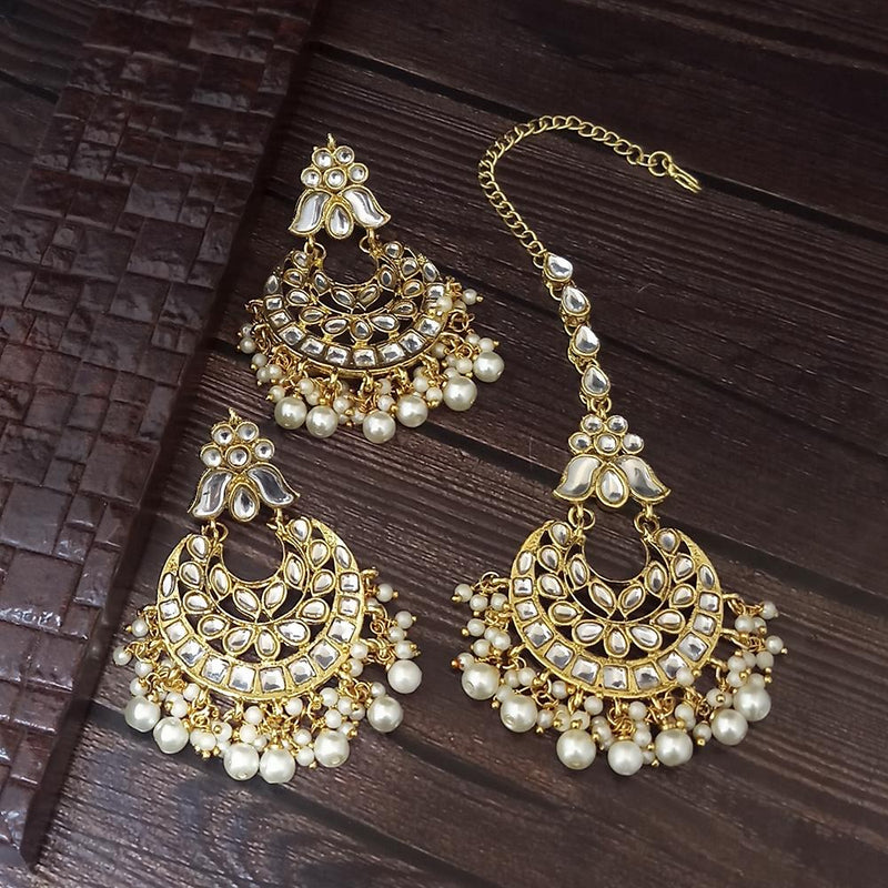 Kriaa Gold Plated White Beads And Kundan Earrings With Maang Tikka - 1309532