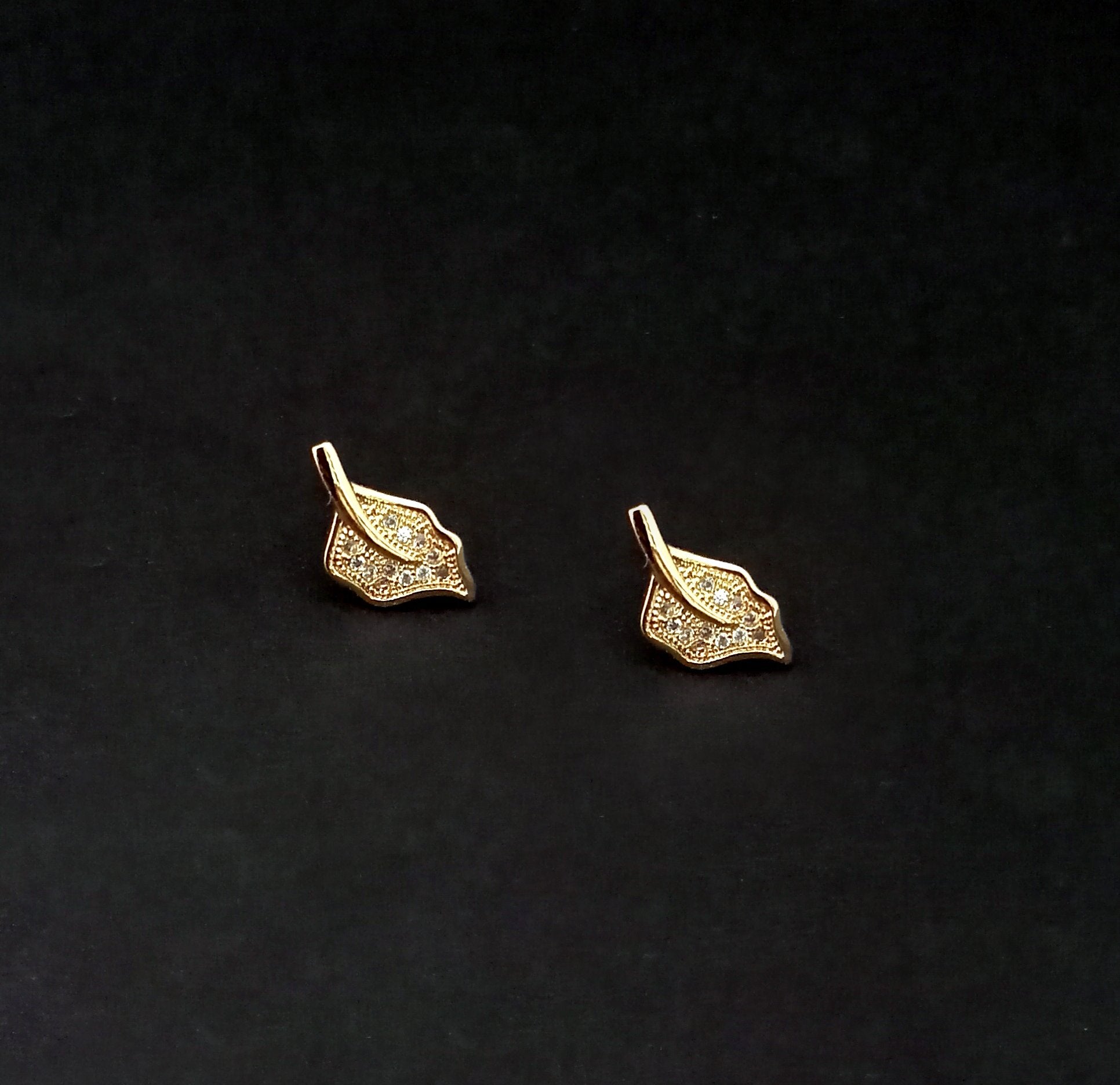 Urthn Gold Plated Austrian Stone Stud Earrings - 1309907A