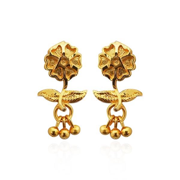 Kriaa Floral Design Gold Plated Stud Earrings - 1311753