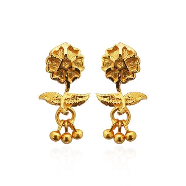 Kriaa Floral Design Gold Plated Stud Earrings - 1311753