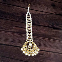 Kriaa Gold Plated Pearl And Kundan Maang Tikka - 1502524