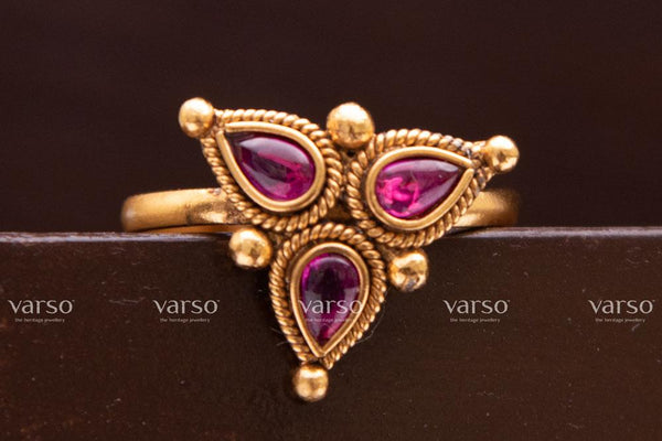 Varso Kempu Gold Antique Brass Alloy Adjustable Ring - 212014