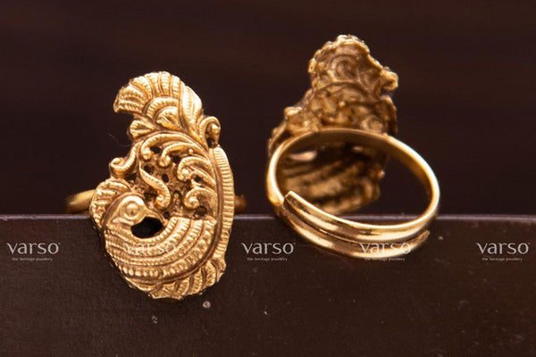 Varso  Gold Brass Alloy  Toe Ring - 213008