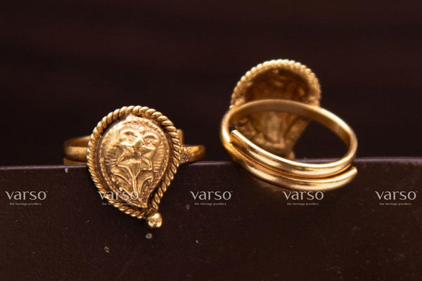 Varso  Gold Brass Alloy  Toe Ring - 213013