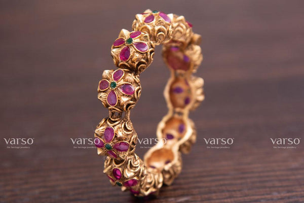 Varso Emerald & Ruby Gold Antique Brass Alloy Kada -215027