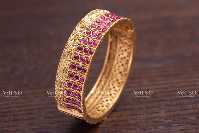 Varso Kempu Gold Antique Brass Alloy Kada -215028