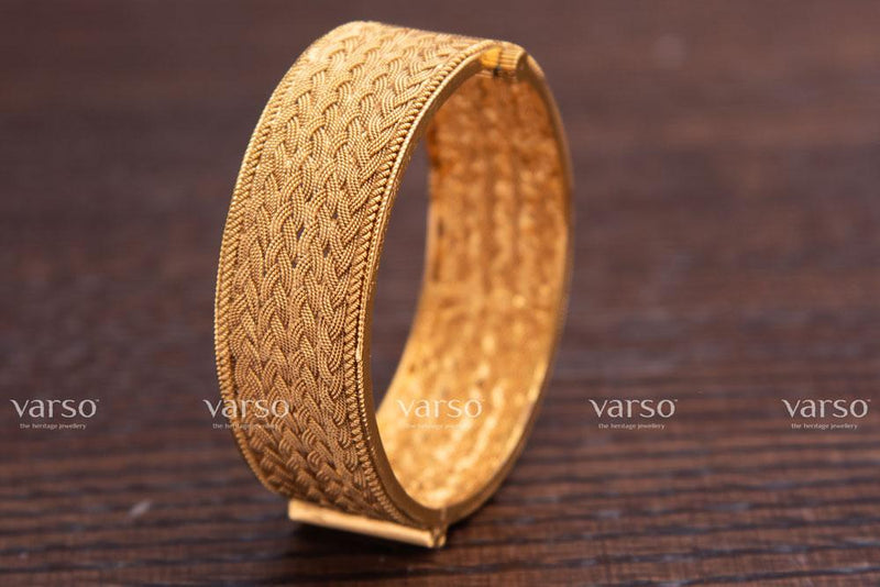 Varso Gold Antique Brass Alloy Kada -215141