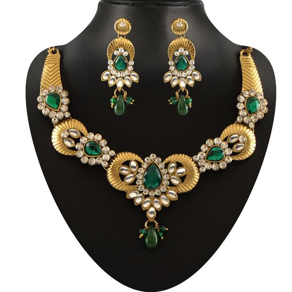 Soha Fashion Green Stone Kundan Necklace Set - 2200506