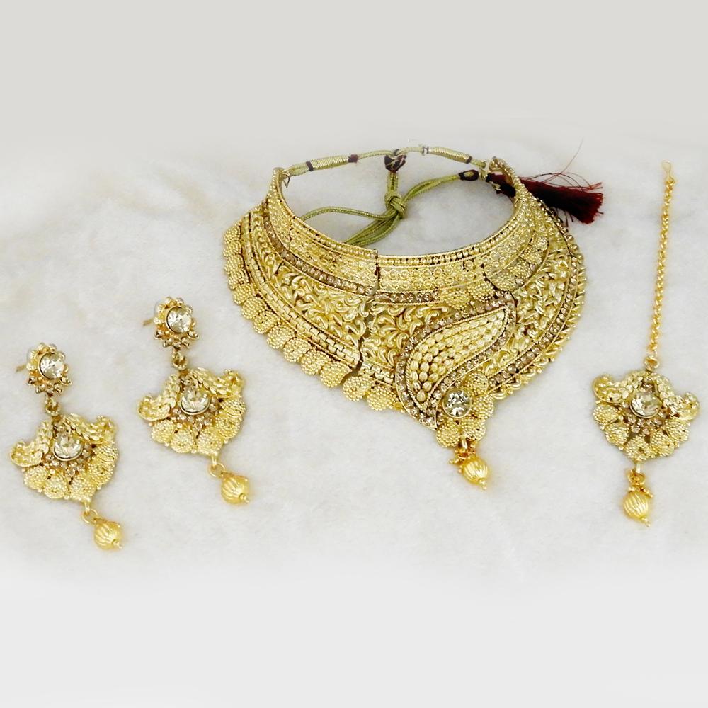Kriaa Stone Choker Necklace Set With Maang Tikka - 1107913A
