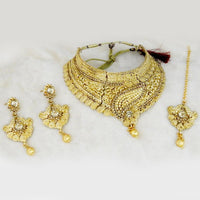 Kriaa Stone Choker Necklace Set With Maang Tikka - 1107913A