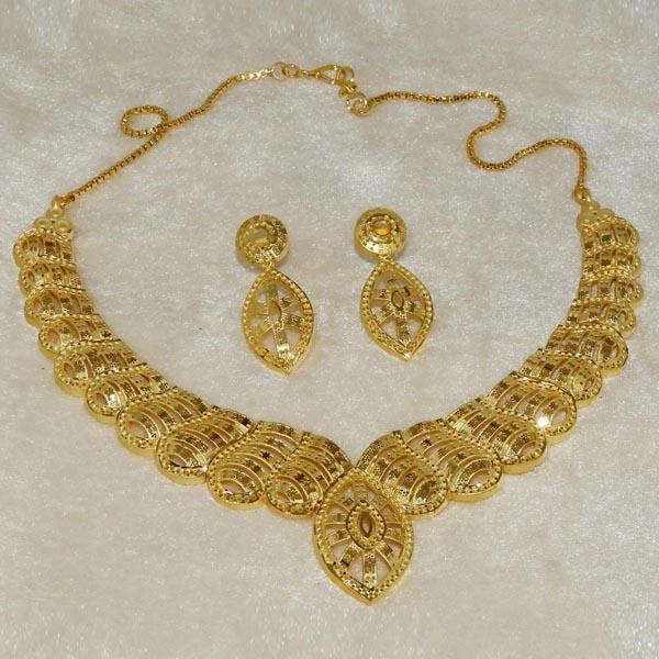 Utkrishtt Forming Gold Plated Copper Necklace Set - 1107828