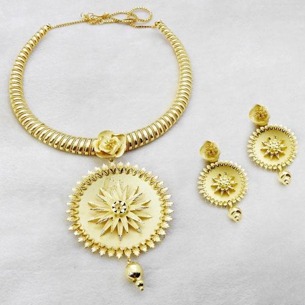 Utkrishtt Forming Gold Plated Copper Necklace Set - 1107843