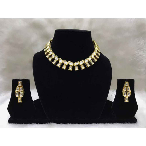 Tarangavi White Kundan Gold Plated Hoker Necklace Set - FNV-2048