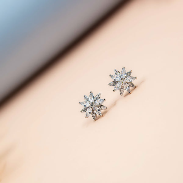 Nipura Frost Flower Stud Earrings