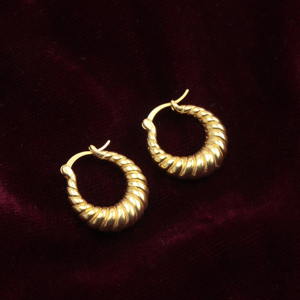 Nipura Golden Glowing Twist Hoops