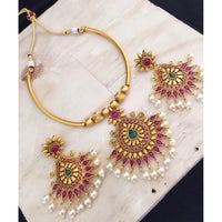India Art Gold Plated Pota Stone And Pearl Necklace Set