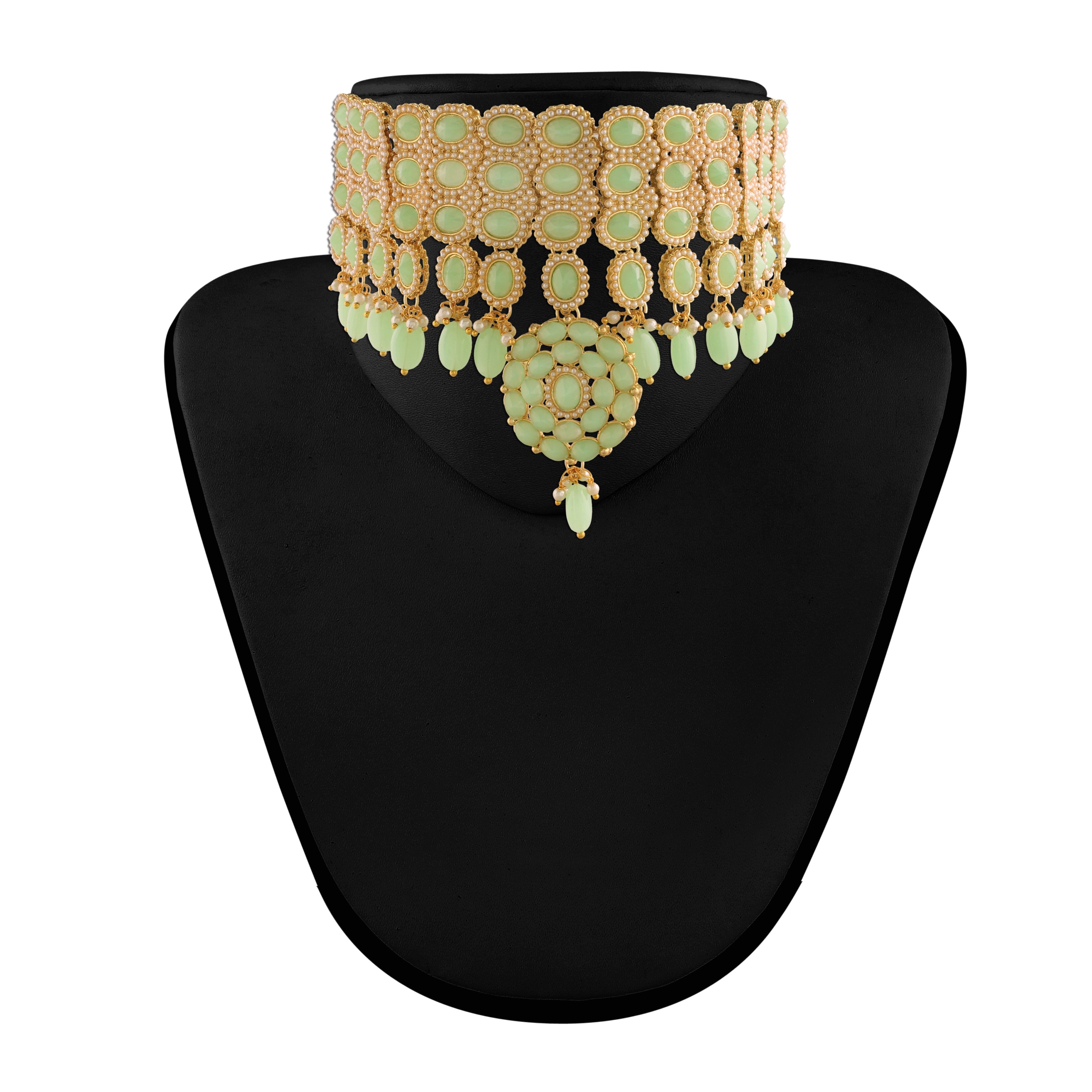 Etnico 18K Gold Plated Traditional Handcrafted Choker Set Studded with Beads & Pearls With Maang Tikka & Earrings For Women/Girls (M4127Min)