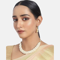 Etnico Designer Emerald Twisted Beads Choker Necklace Jewellery Set With Earrings For Women (ML254W)