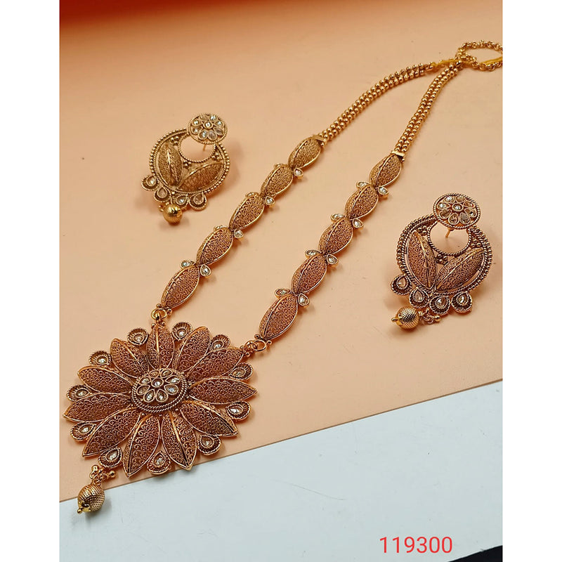 Padmawati Bangles White Kundan Copper Necklace Set