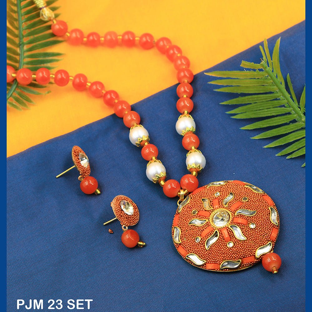 Mahavir Kundan Stone Necklace Set