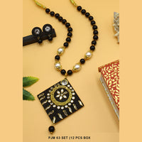 Mahavir Kundan Stone Necklace Set