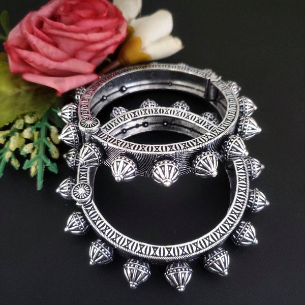 Vaamika Oxidized Plated Openable Screw Bangles