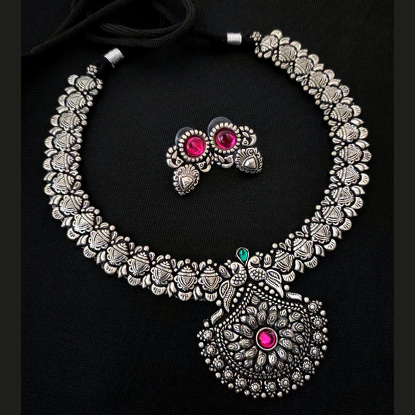 Vaamika Oxidised Plated Pota Stone Necklace Set