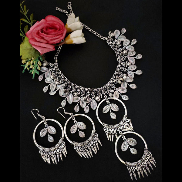 Vaamika Oxidized Plated Necklace Set