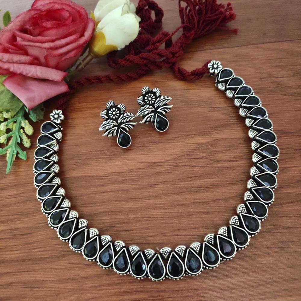 Vaamika Blaack Pota Stone Thread Oxidized Plated Necklace Set