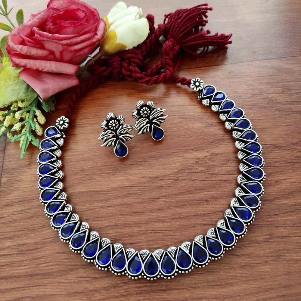 Vaamika Blaack Pota Stone Thread Oxidized Plated Necklace Set