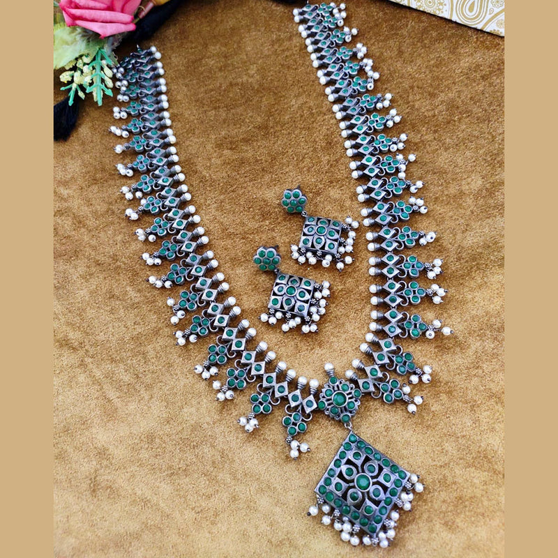 Vaamika Oxidised Plated Pota Stone Thread Necklace Set