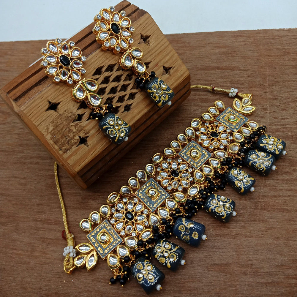 Vaamika Gold Plated Kundan Stone & Beads Traditional Choker Necklace Set