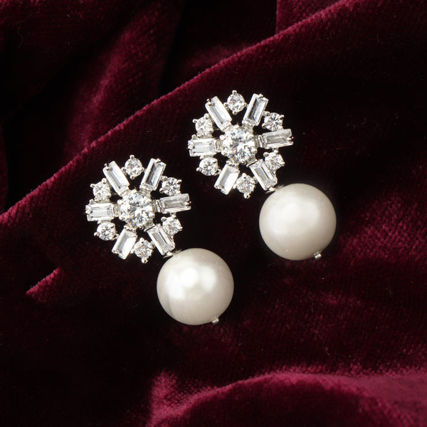 Nipura Zircon Pearl Frost Earrings