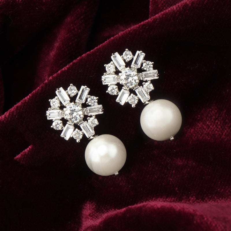 Nipura Zircon Pearl Frost Earrings