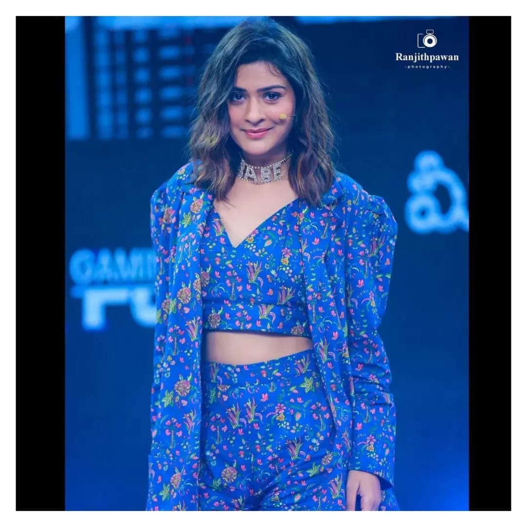 Vaamika Celebrity Zircoina BABE Choker Set